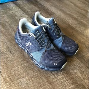 On Running - Cloudstratus Running Shoes